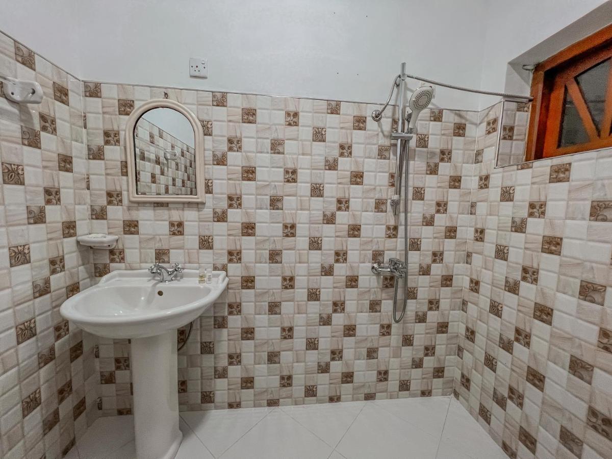 Royal Guest Hotel Inn Νουβάρα Ελίγια Εξωτερικό φωτογραφία